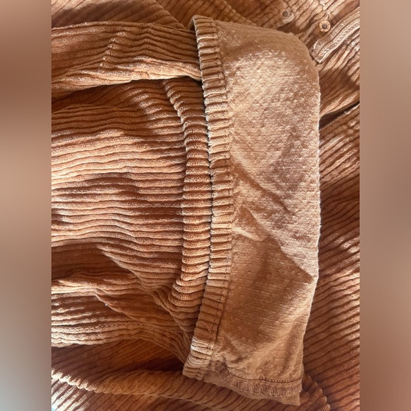 LEVI’S Ribcage Wide Leg Corduroy Pant - Picture 6 of 6
